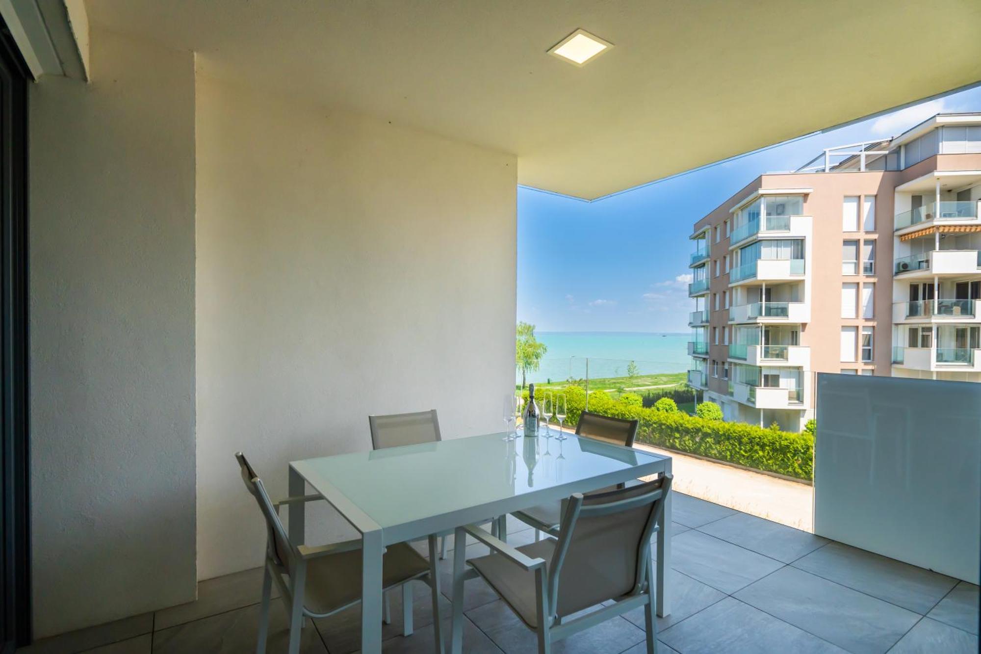 Myflat Casa Galerius Apartment Siofok Bagian luar foto